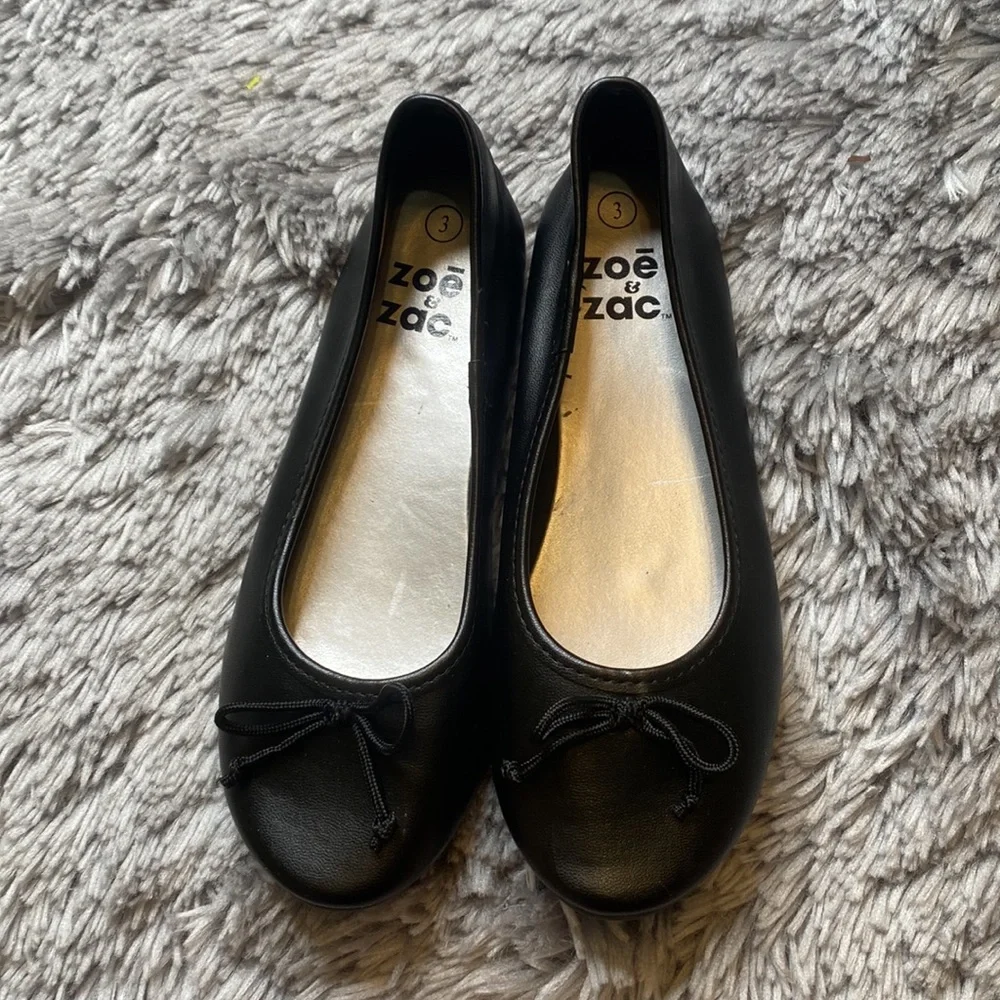 Zoe & Zac Black Ballerina Slip On Flats Girl’s Size 3 Excellent Condition